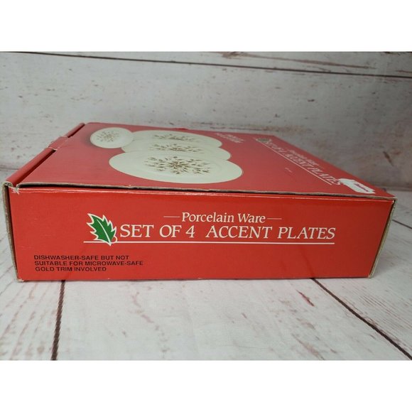Vintage Holly Yuletide Set Of 4 Accent Plates Bradleys Price Tag Holiday Decor - Picture 5 of 5